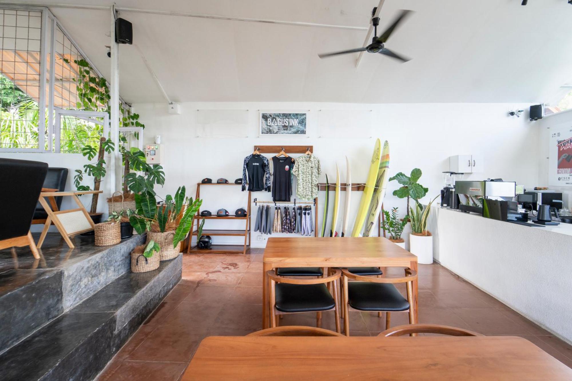 Ostello Bagus Ink Surf Camp Uluwatu Esterno foto